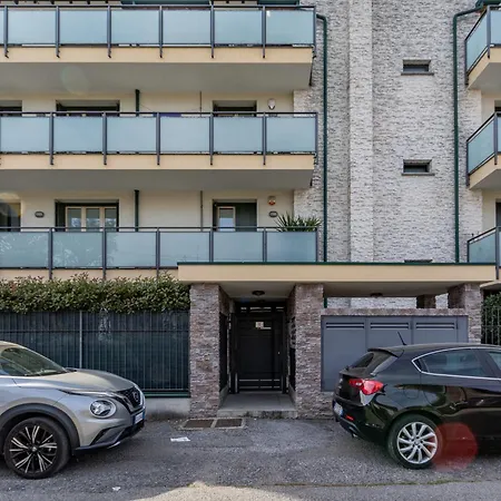 Spacious In Lissone Apartamento *